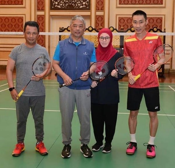 20191008CMKfb61c-sp191007lcw02-LeeChongWei-Play-Badminton-With-Agong.jpg