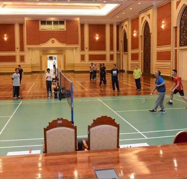 20191008CMKfb61d-sp191007lcw03-LeeChongWei-Play-Badminton-With-Agong.jpg