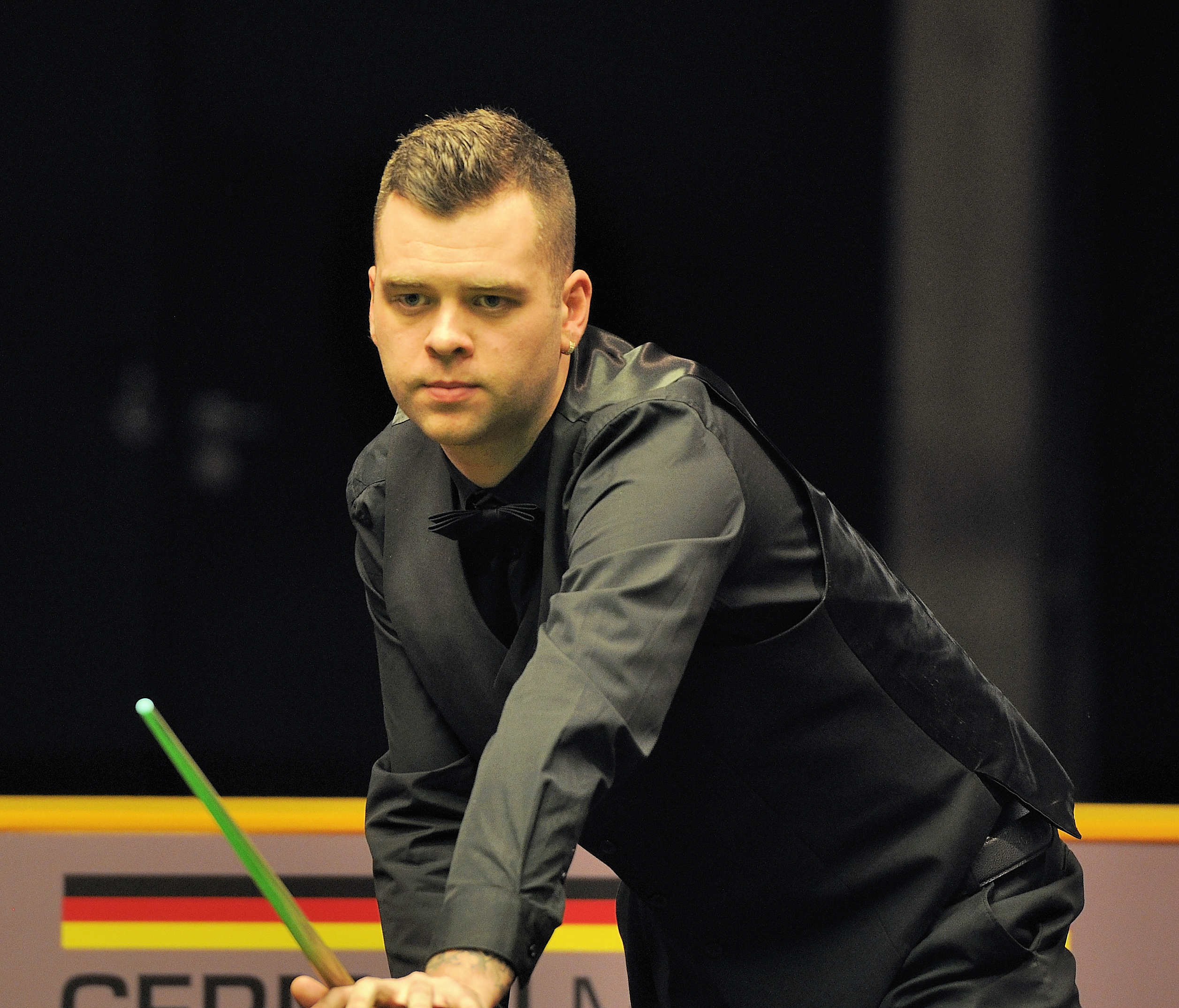 Jimmy_Robertson_at_Snooker_German_Masters_(Martin_Rulsch)_2014-01-29_04.jpg