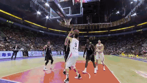 阿联暴扣拿到首分.gif