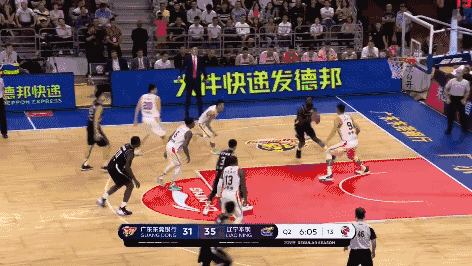 芬森单臂暴扣.gif