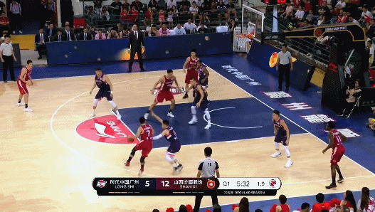 原帅压哨中投命中.gif