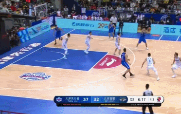行云流水孟子凯溜底线暴扣.gif
