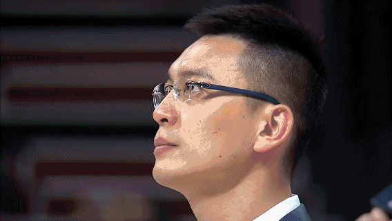 杨鸣球衣退役.gif