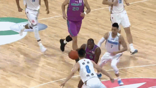 哈德森突破打进2+1(2).gif