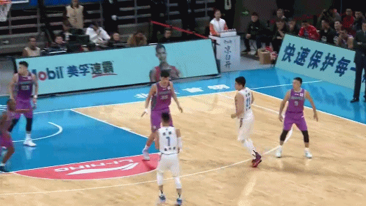 林书豪CBA首个三分(1).gif