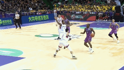 哈德森一条龙上篮2+1.gif