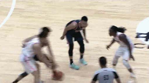 孟达违体犯规.gif