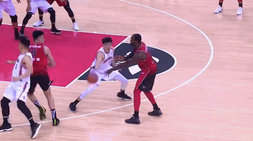 穆罕默德起飞单臂暴扣.gif