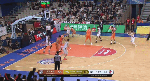 赵岩昊突破高难度助飞法里德.gif