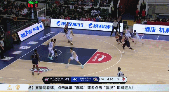 陈盈骏穿墙强突内线打成2+1.gif