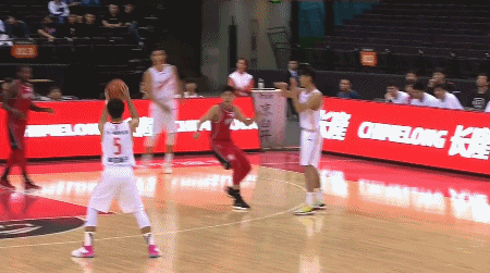 卢艺文排球大帽.gif