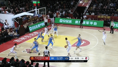 柴长易投进新赛季首记三分.gif