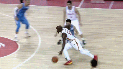 霍尔曼接球暴扣.gif