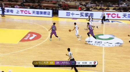 杰克逊喂饼法里德双手暴扣.gif