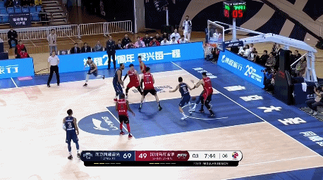 沈梓捷钉板大帽亚布塞莱.gif