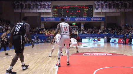 郭艾伦金鸡独立2+1.gif