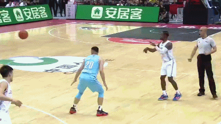 吴冠希单手暴扣.gif