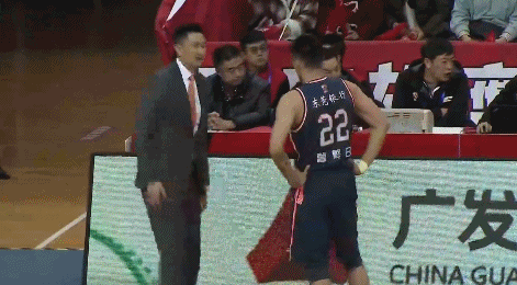 曾繁日6犯毕业.gif