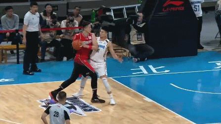沈梓捷溜底线反手暴扣.gif