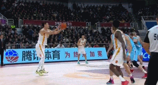 周琦连续两帽葛昭宝！.gif