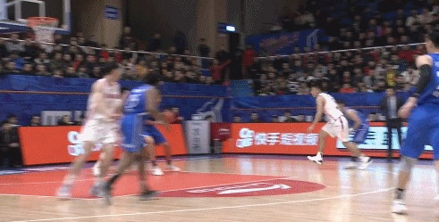 陈辰假摔吃到技术犯规.gif