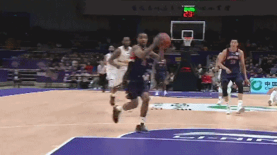 赛克斯反击暴扣.gif