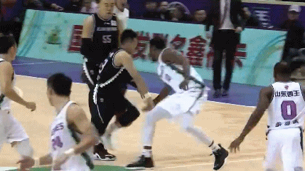 梅斯抢断反击暴扣.gif