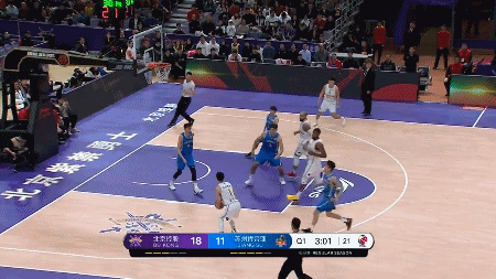 王少杰迎面暴扣.gif