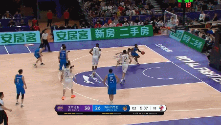 吉布森上篮造2+1.gif