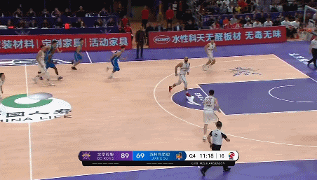 孙桐林反击单手暴扣2+1.gif