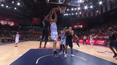 马尚崴脚下场.gif