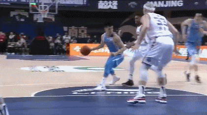 赵晏满暴扣.gif
