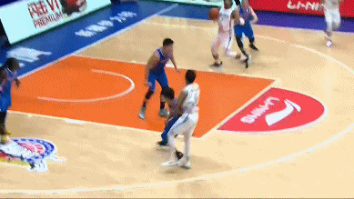 斯托克斯双手重扣.gif