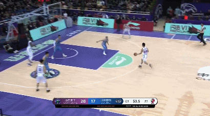 梅斯双手重扣.gif