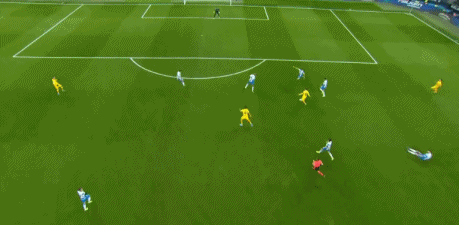梅西单刀.gif