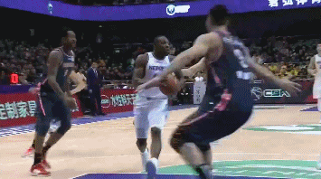 陶汉林单手飞扣.gif