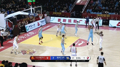 周琦排球大帽.gif