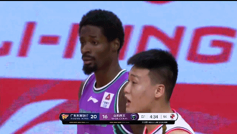 哈里斯上场.gif