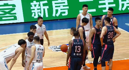 曾繁日吃到技术犯规.gif