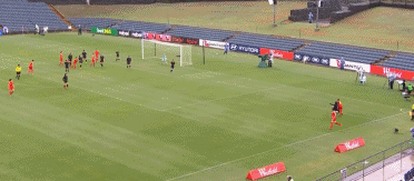 王珊珊头球得分.gif