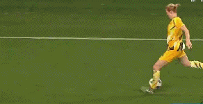 澳大利亚低平传中.gif