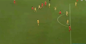 唐佳丽转身打门.gif