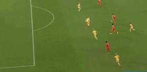 王珊珊头球可惜.gif