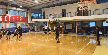 演练2V2挡拆战术.gif