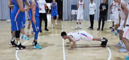莫蒙尘有些做不动了.gif