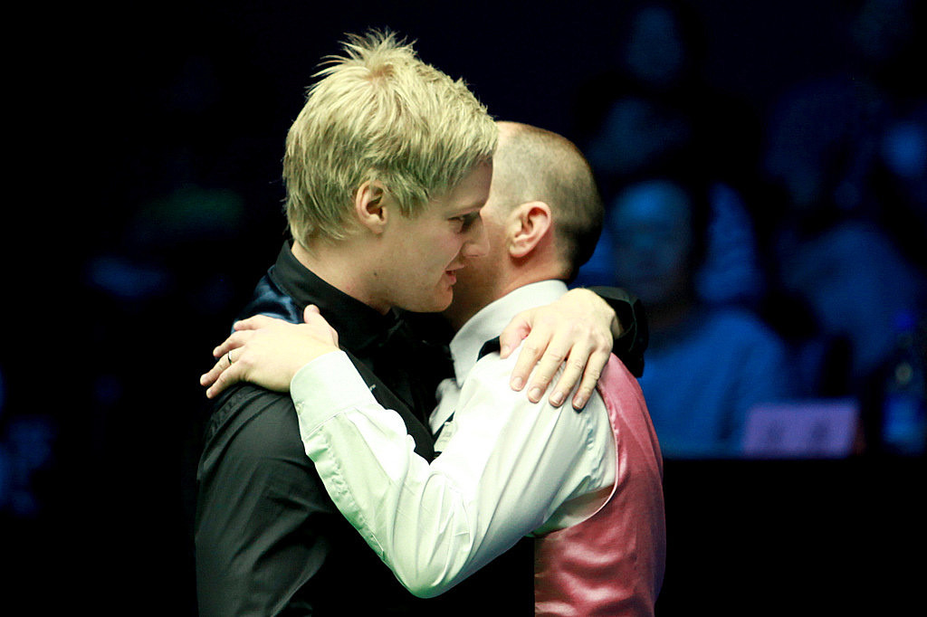 Neil-Robertson-Joe-Perry.jpg
