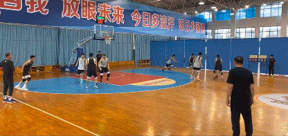 突破上篮.gif