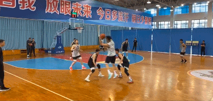 超远3分命中.gif