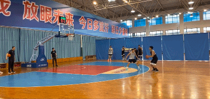 李泓澎3分命中.gif